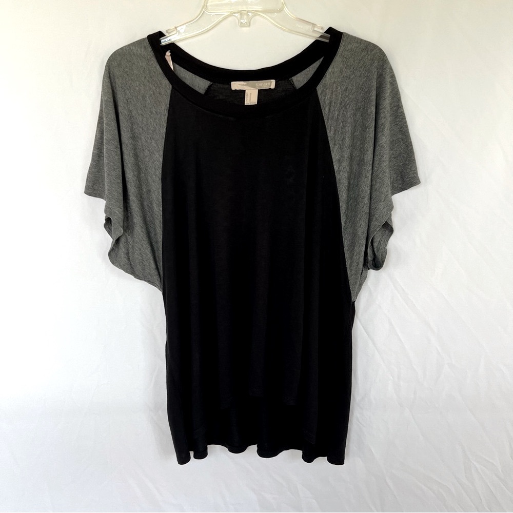 Forever 21 Super Soft Black Top with Gray Raglan Style Batwing Sleeves Sz Medium